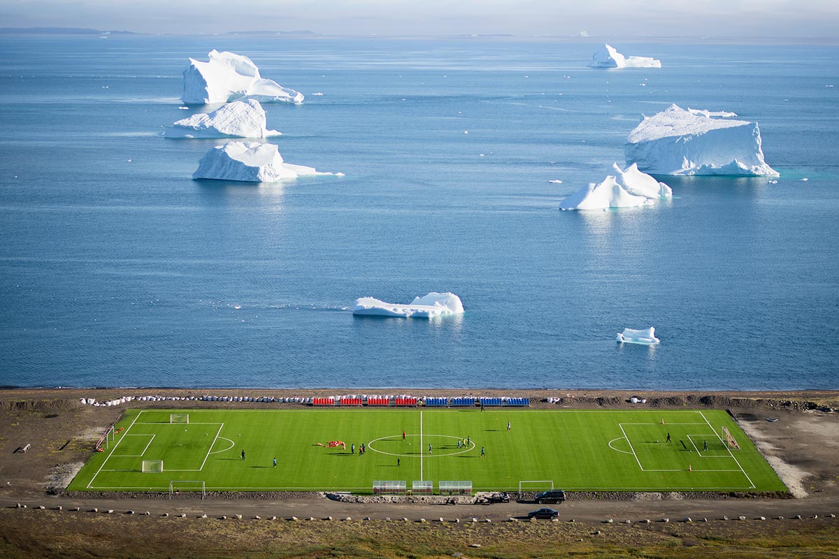 Campo di calcio di Qeqertarsuaq in Groenlandia