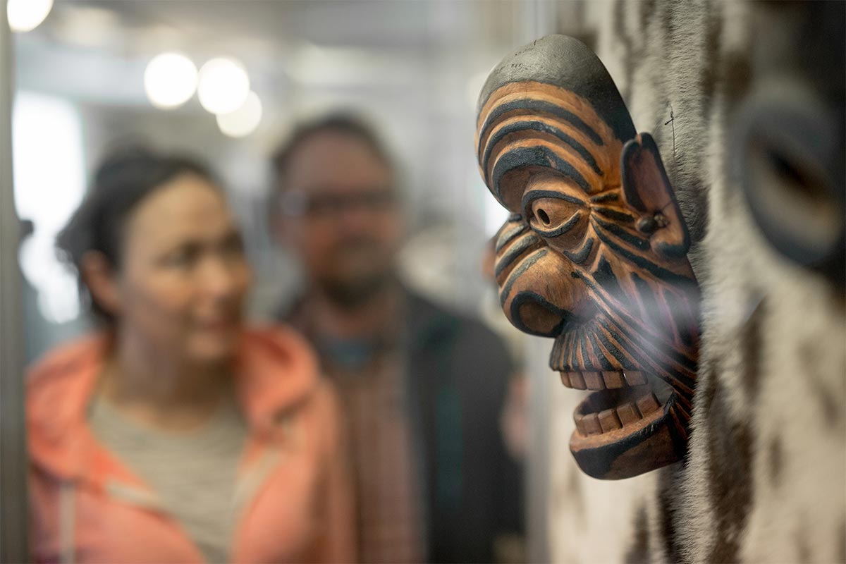 Una vecchia maschera di legno al Museo Tasiilaq
