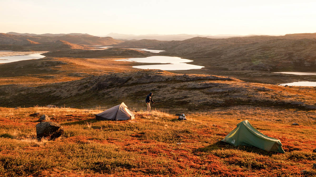 Dogsledding. Photo by Stephane Gautronneau - Visit Greenland.